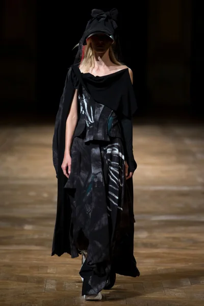 Look 27
